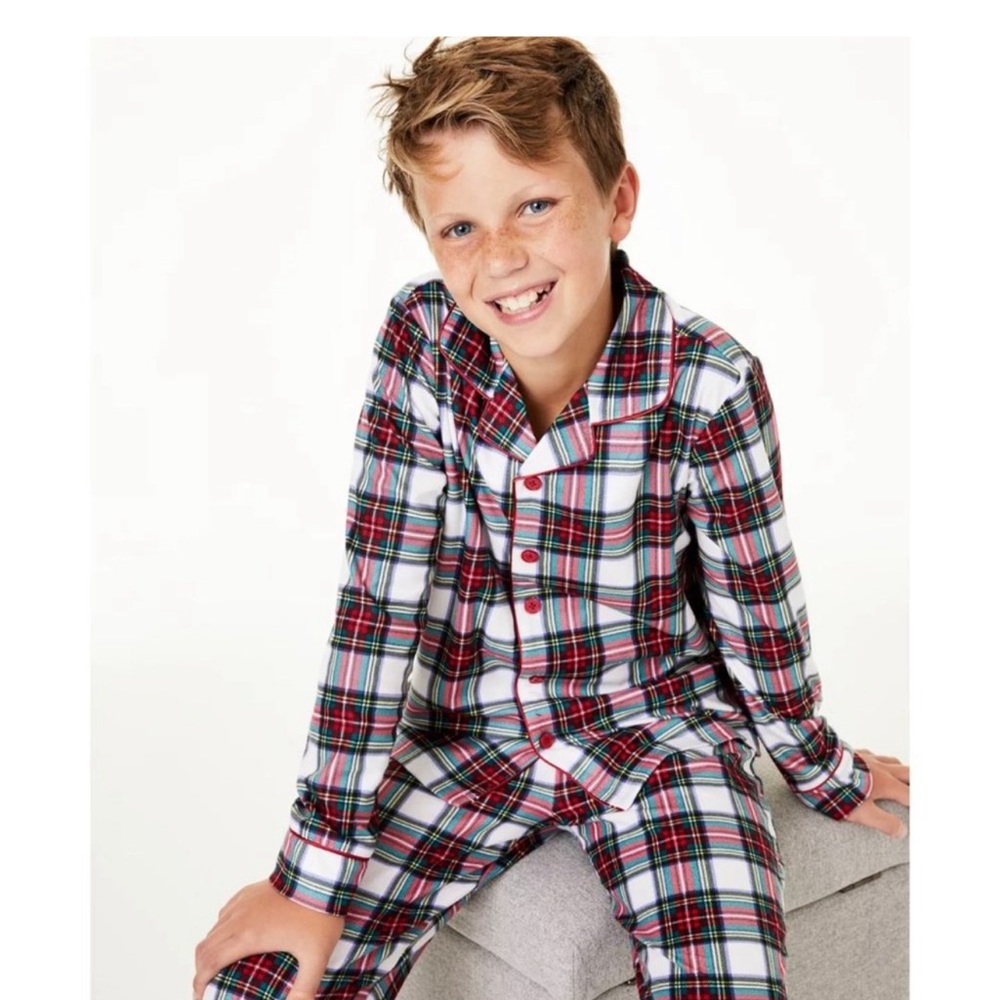 🎅🏼Christmas pj bundle! Size 10 kids. Wondership brand from 🎯